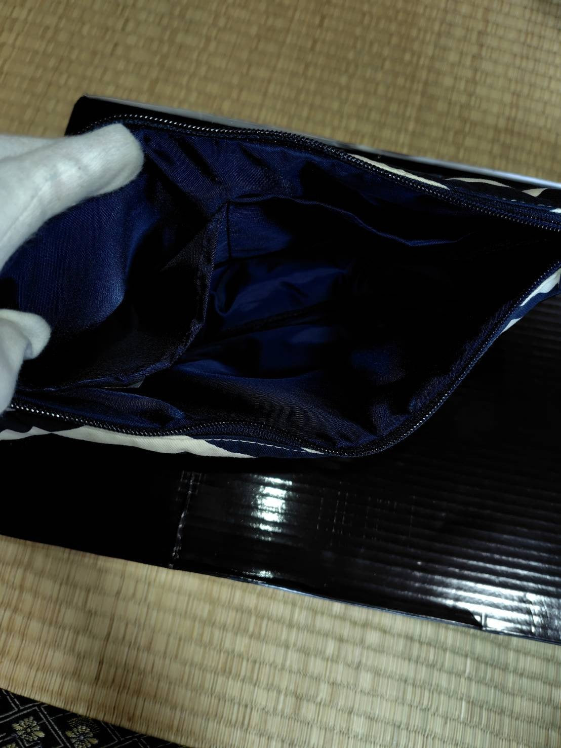 Bargain price Marimekko Uniqlo Collab Round Mini Shoulder Bag 2024 KHAKI　NAVY