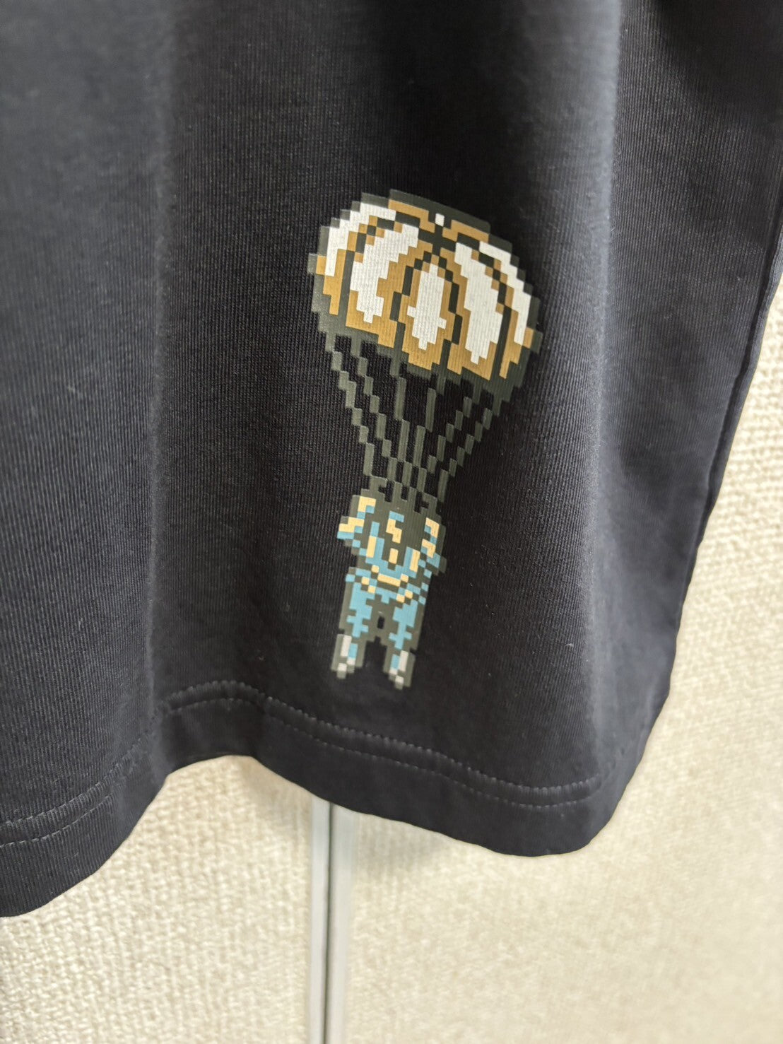 UNIQLO METAL GEAR SOLID ARCHIVE GRAPHIC UT T-SHIRT in Hand Black Bsp