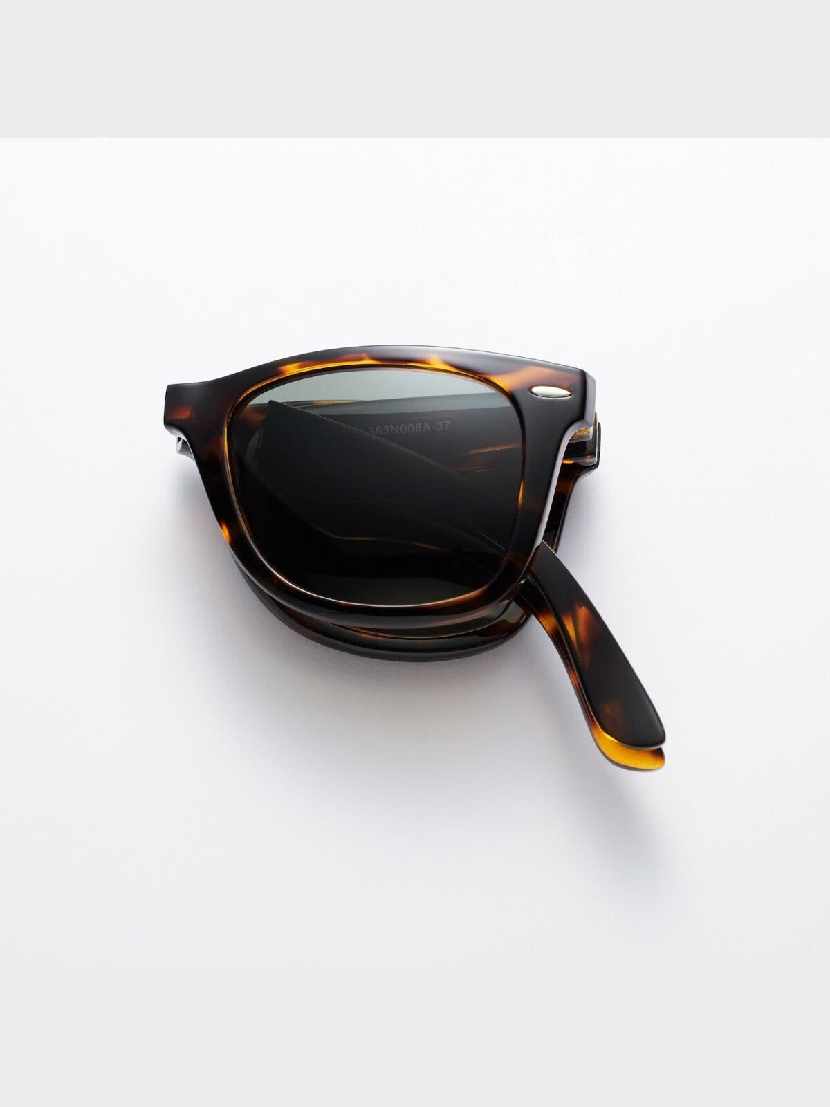 Bargain Price【2 types】UNIQLO Wellington sunglasses NEW JPN summer gift UNISEX